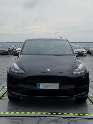 Concept illustration showing a vehicle positioned inside PyroPool in standby mode.